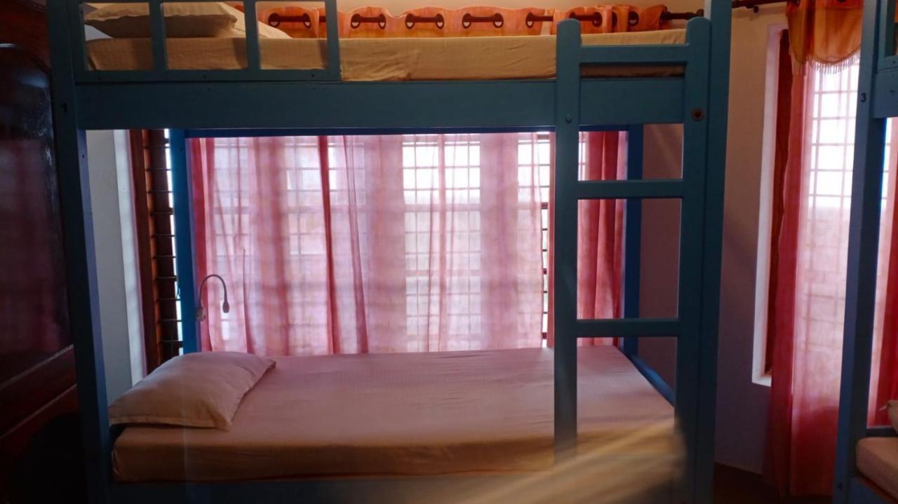 Surf N Sea Hotel Thiruvananthapuram Ngoại thất bức ảnh